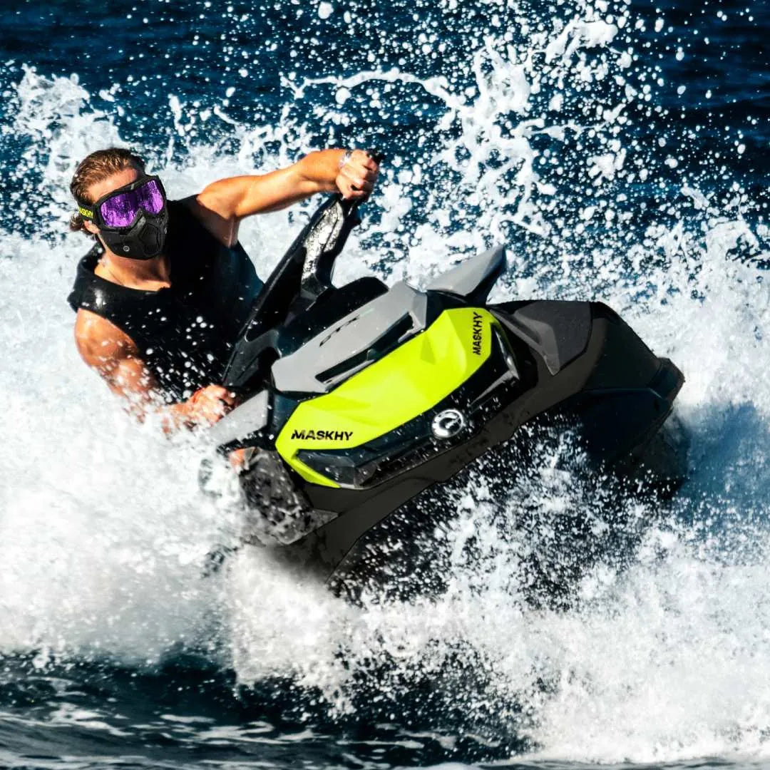 Rider in heavy spray wearing MASKHY Wavy in Black Onyx