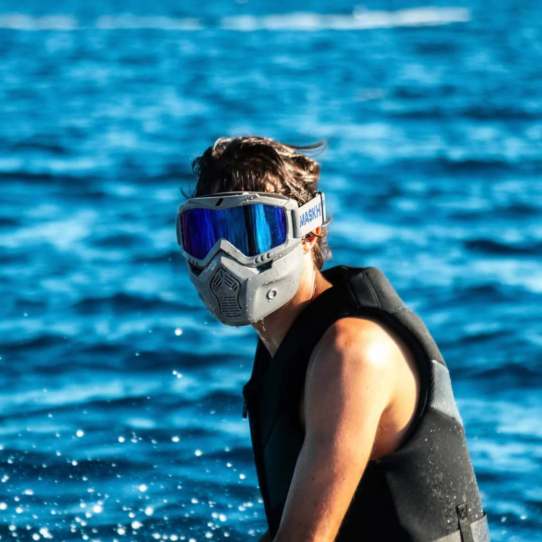 Rider in the sea wearing MASKHY Wavy in Stormy Gray